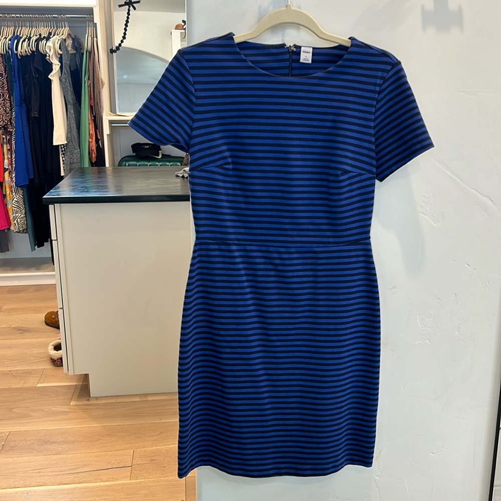 Old Navy Structured Cap Sleeve Dress